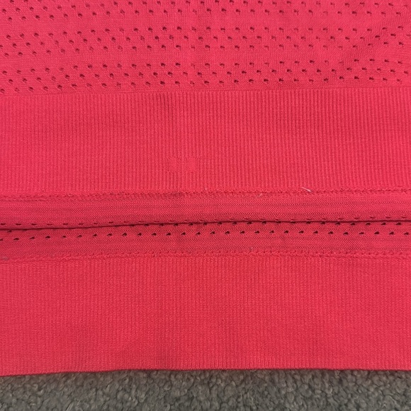 Lululemon Breeze By Muscle Tank II - Picture 3 of 11